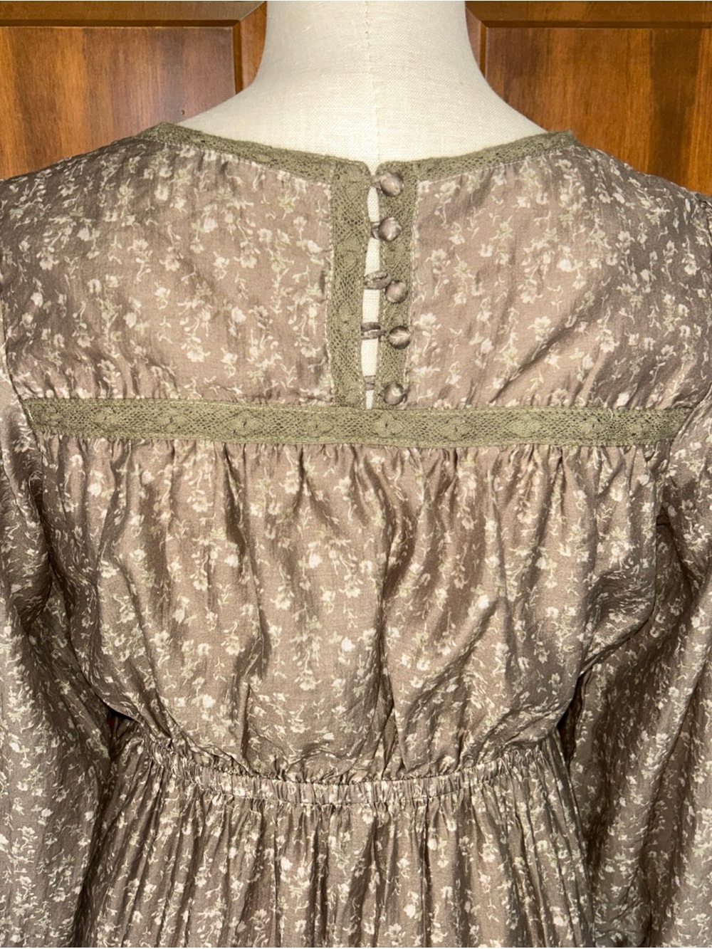 In Loom Beige Floral Long Sleeve Tiered Maxi Dress Cottage Core Fairy Bridgerton - Picture 5 of 16